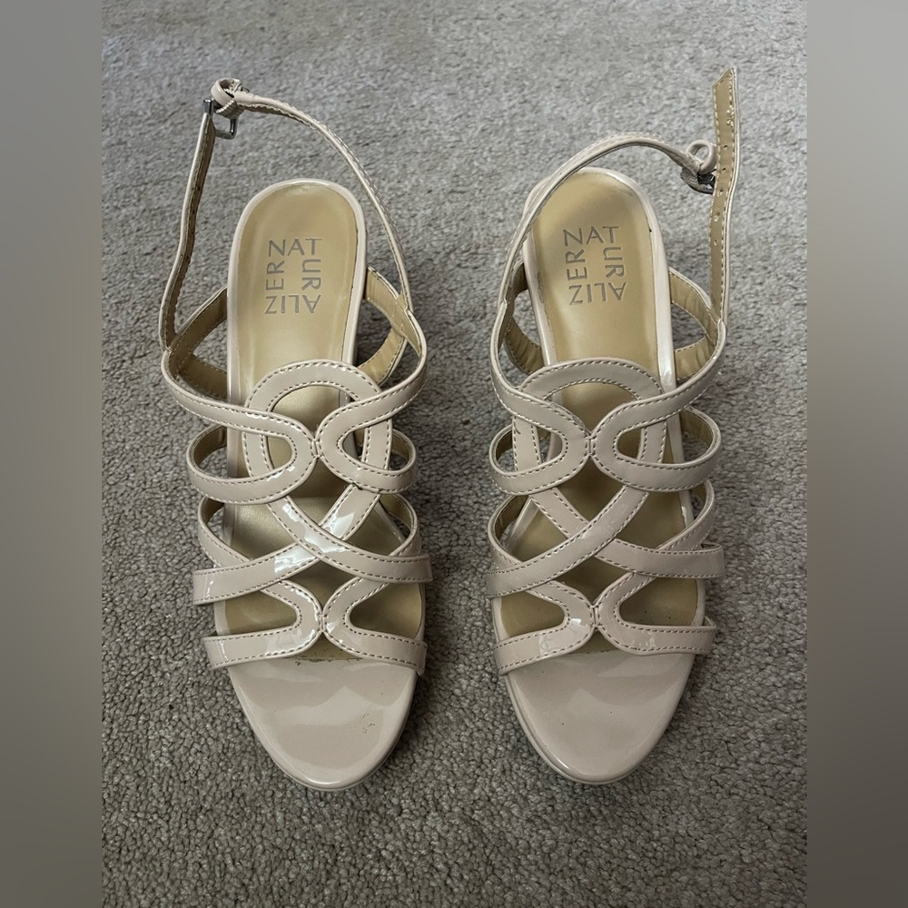 Naturalizer Cameron Taupe Patent Heel size 7M